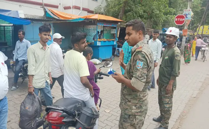 शहरी क्षेत्र में चला वाहन जांच अभियान, बिना कागजात के चल रहे सैकड़ों टोटो, ऑटो रिक्शा को किया गया जब्त