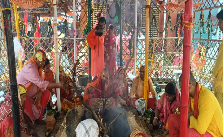 ओकनी बड़ा शिव मंदिर में सात दिवसीय श्री श्री 1008 श्री शतचंडी महायज्ञ का समापन